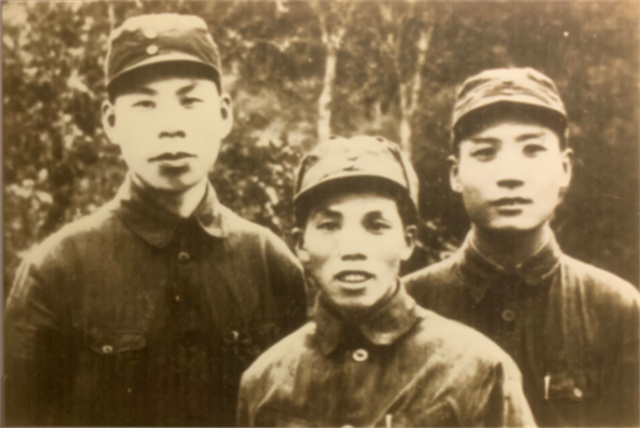 文演教育黨史學(xué)習(xí)專題丨一張黨證，見(jiàn)證新四軍指戰(zhàn)員對(duì)