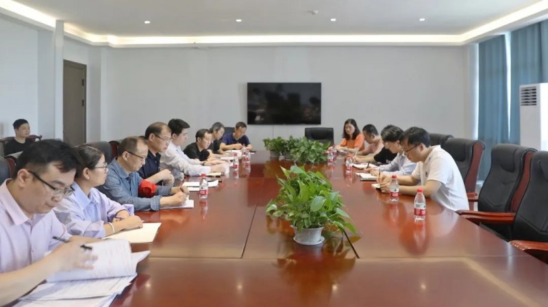 文演集團(tuán)黨委委員、副總經(jīng)理柯亨龍赴南昌市文演高級(jí)中